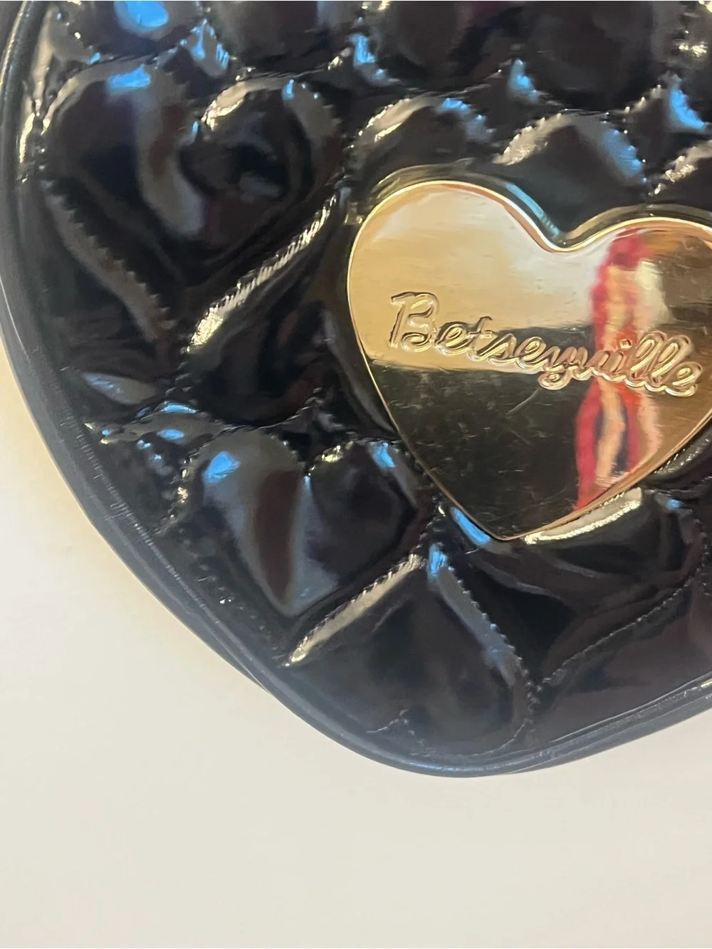 Vintage y2k Betsy Johnson heart -Shaped Patent Crossbody Bag with Gold Chain
